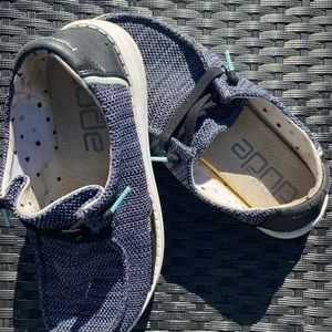 Womens hey dude size 7
